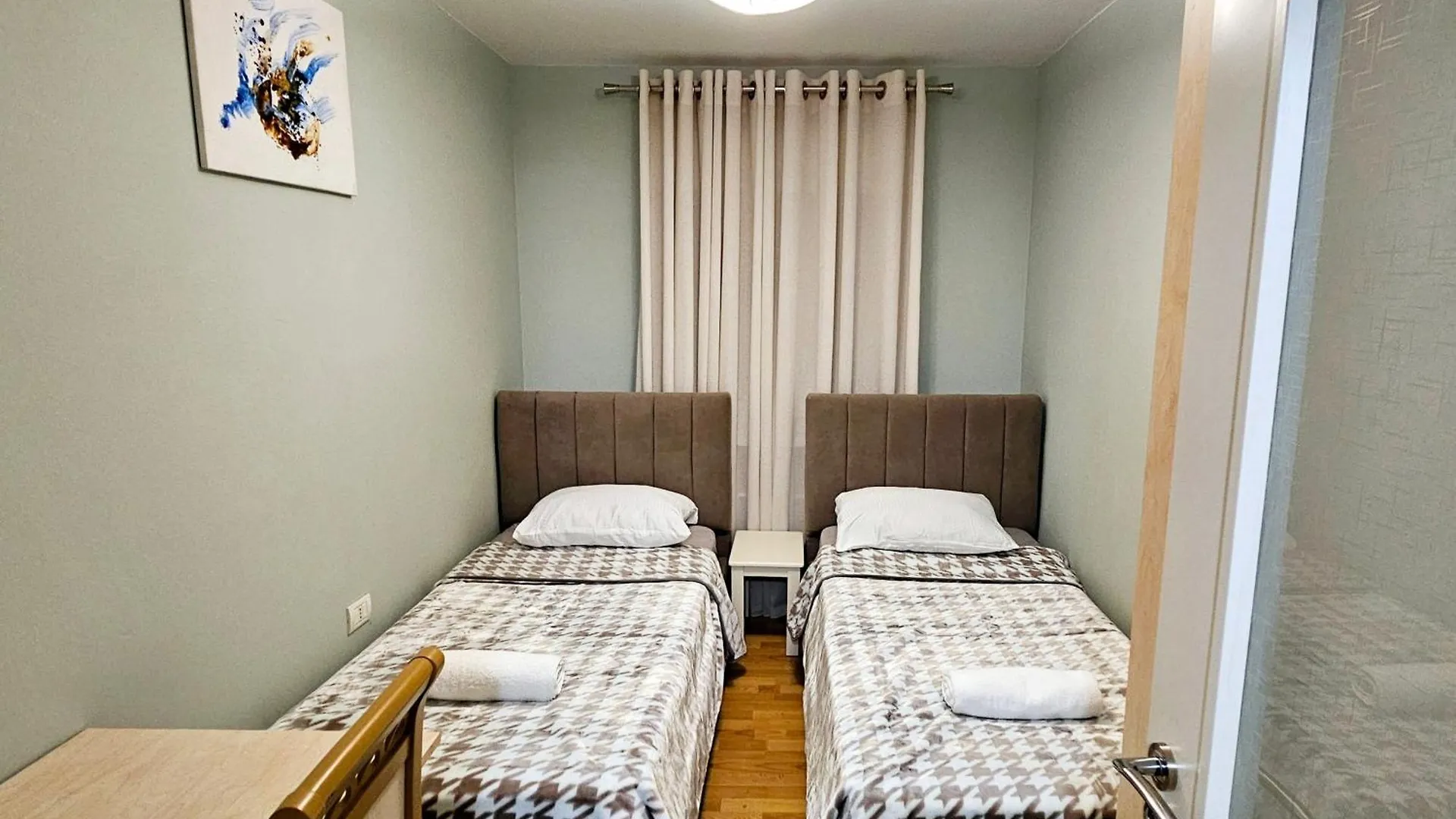 Tirana Center - Aal Apartment 0*,  Albania